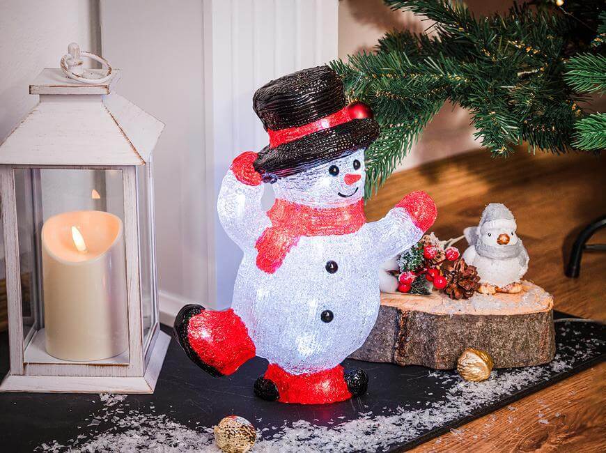 vianočný snehuliak s 30 LED s farbou studená biela vhodný aj do exteriéru
